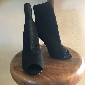 Open toe heeled booties